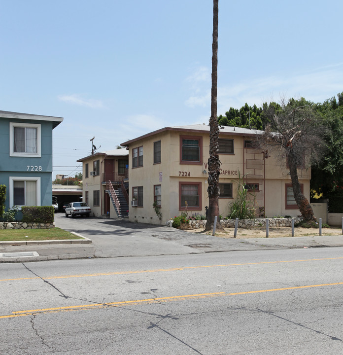 7224 Hazeltine Ave in Van Nuys, CA - Building Photo