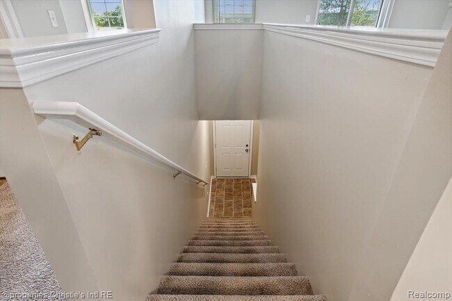 22009 Fairlane Blvd in Woodhaven, MI - Foto de edificio - Building Photo