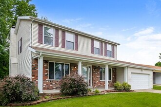 4045 Hounds Hill Dr in Florissant, MO - Building Photo - Building Photo