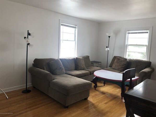 39 Cedar Ave in Long Branch, NJ - Building Photo - Building Photo