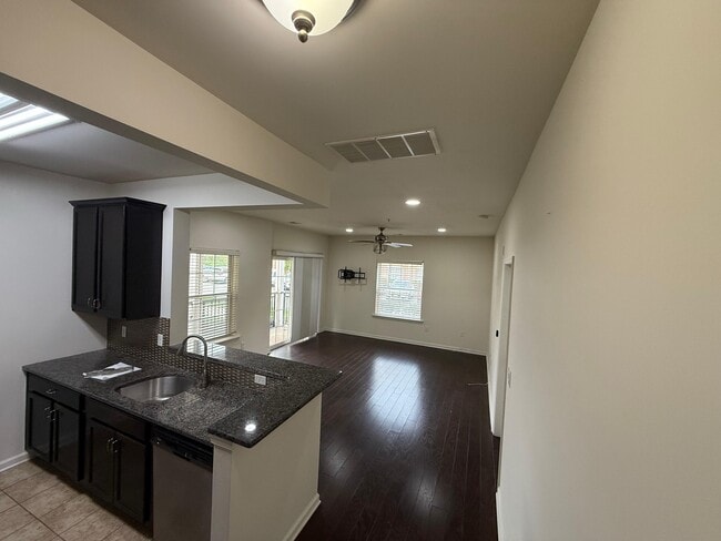 518 E Celebration Way in South Plainfield, NJ - Building Photo - Building Photo