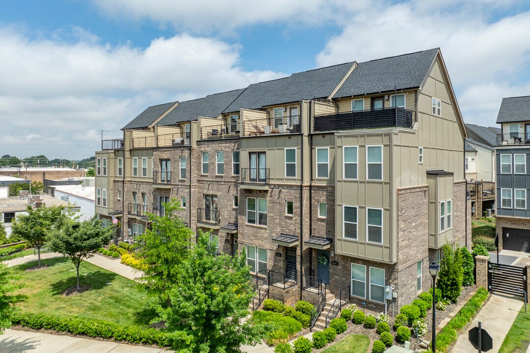 South Village in Charlotte, NC - Foto de edificio