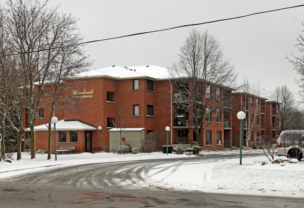 Mossbank Condo in Uxbridge, ON - Building Photo