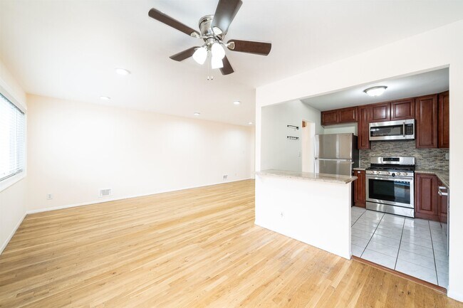 178 W 17th St in Bayonne, NJ - Building Photo - Building Photo
