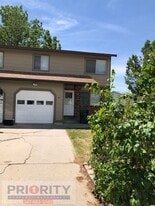 411 W Laurel St in Gillette, WY - Building Photo