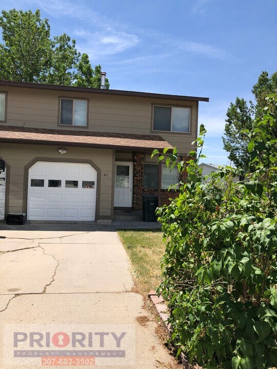 411 W Laurel St in Gillette, WY - Building Photo