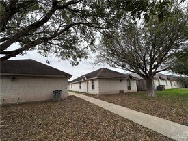 1511 Nassau St, Unit 3 in Edinburg, TX - Building Photo