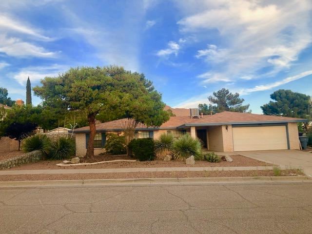 property at 744 Cresta Mira Dr
