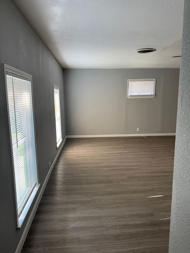 2708 Rosebud Ln in Richland Hills, TX - Building Photo - Building Photo
