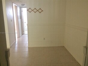 255 Sunrise Dr in Key Biscayne, FL - Building Photo - Building Photo