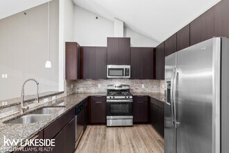 45732 Utica Park Blvd in Utica, MI - Building Photo - Building Photo