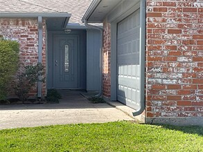 16966 Glen Eagle Dr N in Conroe, TX - Foto de edificio - Building Photo