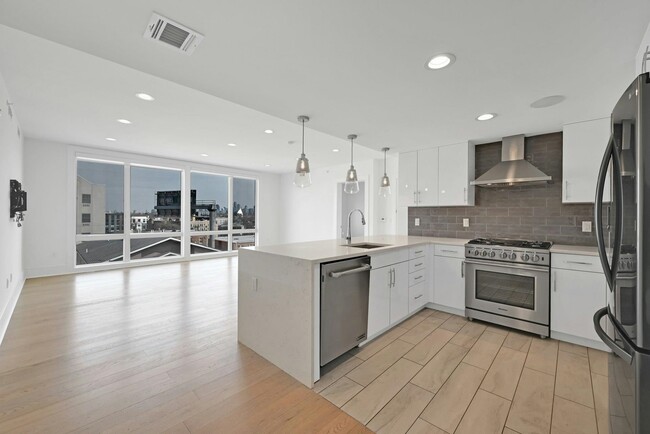 209-211 Hackensack Plank Rd in Weehawken, NJ - Building Photo - Building Photo