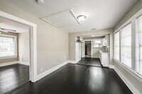 2616 Oakcliff St photo'