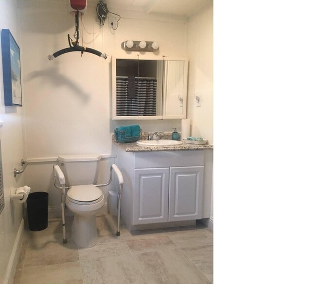 property at 4215 Hardin Dr