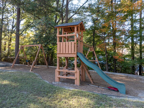 Waverly Manor in Norcross, GA - Building Photo - Building Photo