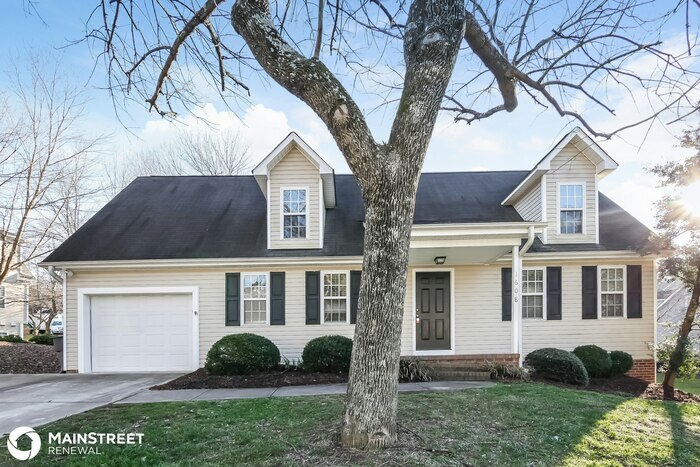 1608 Bridgeport Terrace in High Point, NC - Building Photo