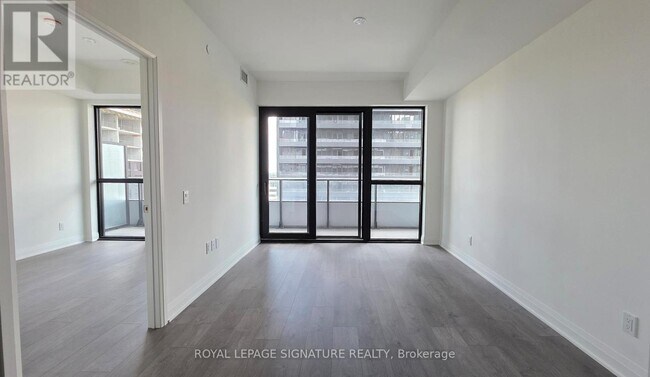 4015 The Exchange in Mississauga, ON - Building Photo - Building Photo