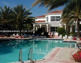 3245 NE 184th St, Unit # 13201 in North Miami Beach, FL - Building Photo - Building Photo