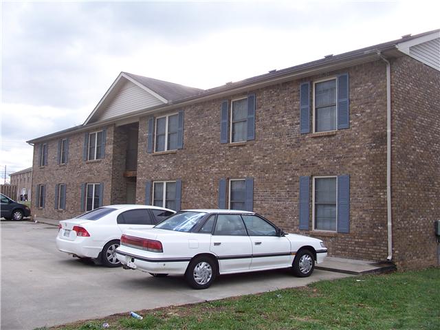 2106 Ringgold Ct in Clarksville, TN - Building Photo