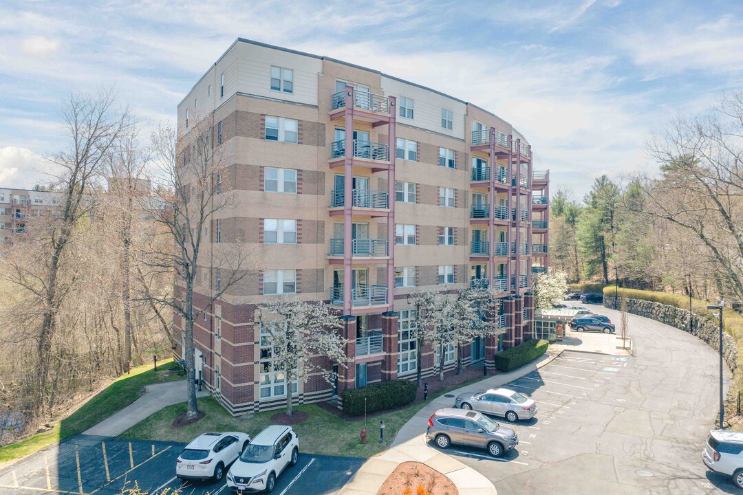 Crescent Park Condominiums in Woburn, MA - Building Photo