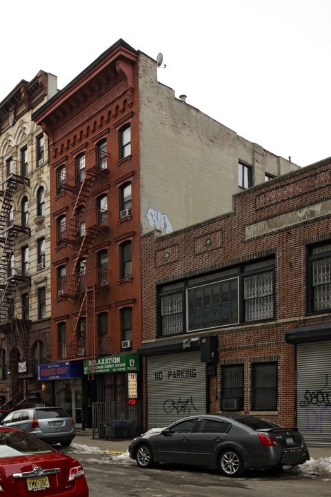 216 E 6th St in New York, NY - Building Photo