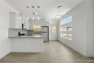 1905 W Violet Dr in Pharr, TX - Building Photo - Building Photo