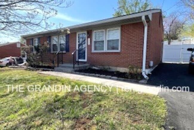 3728 Red Fox Dr NW in Roanoke, VA - Building Photo - Building Photo