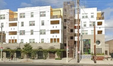 3411 Crenshaw Blvd in Los Angeles, CA - Building Photo - Building Photo