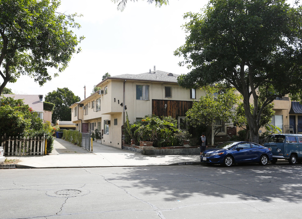 1146 N Ogden Dr in Los Angeles, CA - Building Photo