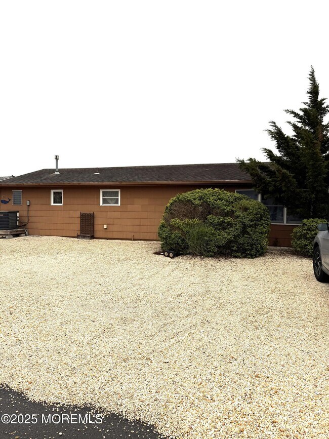 17 Davey Jones Way in Ocean Township, NJ - Building Photo - Building Photo