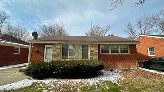 24101 Westhampton St in Oak Park, MI - Building Photo