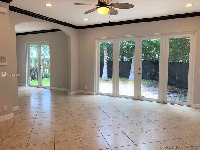 701 SW 9th Ave in Fort Lauderdale, FL - Building Photo - Building Photo