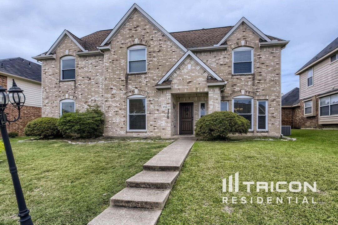 2700 Windswept Ln in Mesquite, TX - Building Photo