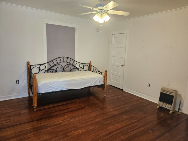 property at 1511 N Dupre St