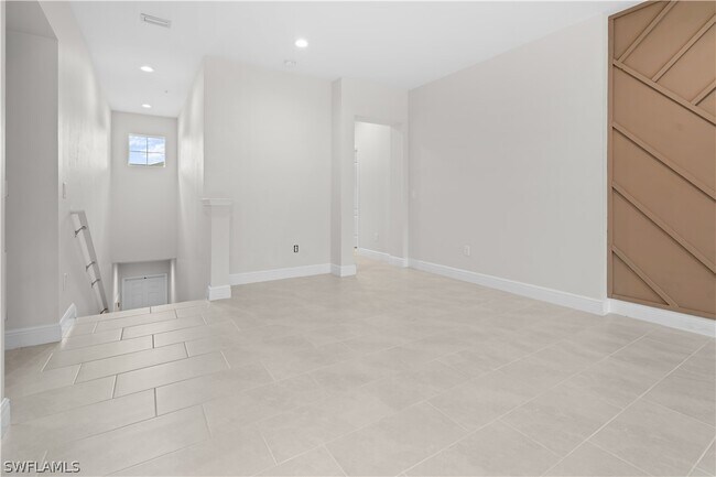 6947 Avalon Cir in Naples, FL - Building Photo - Building Photo