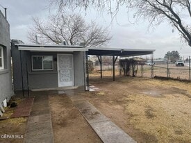 7921 Lirio Rd in El Paso, TX - Building Photo