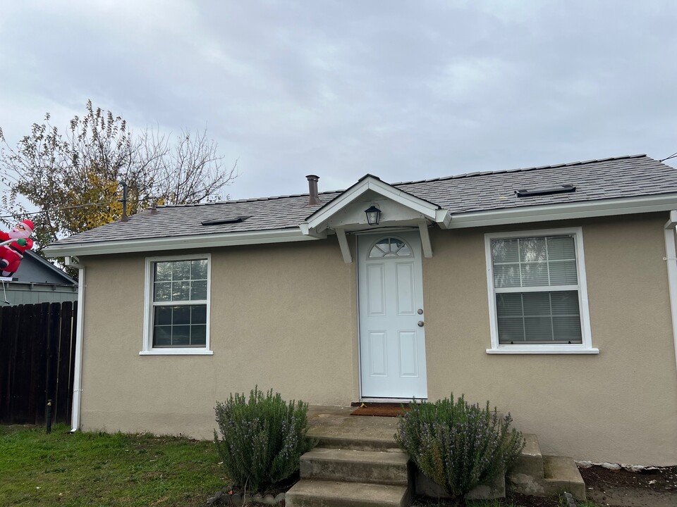 9550 Q St in Live Oak, CA - Building Photo