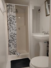 9818 Hallwood Dr in Temple City, CA - Foto de edificio - Building Photo