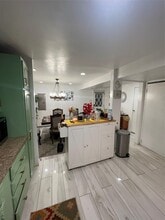 593 Old Country Rd in Deer Park, NY - Building Photo - Building Photo