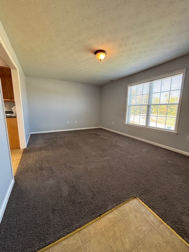109 Kenilworth Ct in Radcliff, KY - Building Photo - Building Photo