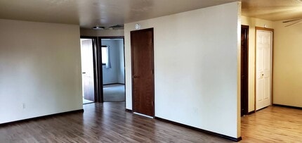 414 S Curtis Rd in Boise, ID - Foto de edificio - Building Photo