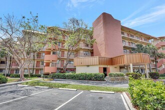 7451 NW 16th St in Plantation, FL - Building Photo - Building Photo