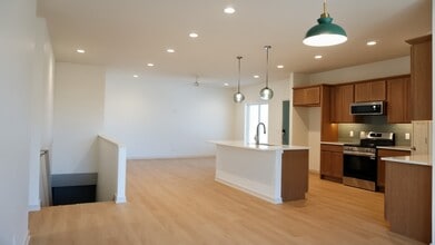 8107 Kallum Dr in Lincoln, NE - Building Photo - Building Photo