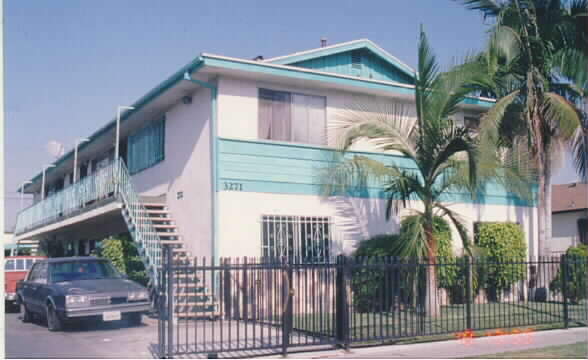 3271 Sequoia Dr in South Gate, CA - Foto de edificio