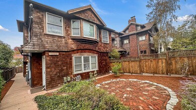 Regent Apartments in Berkeley, CA - Building Photo - Building Photo