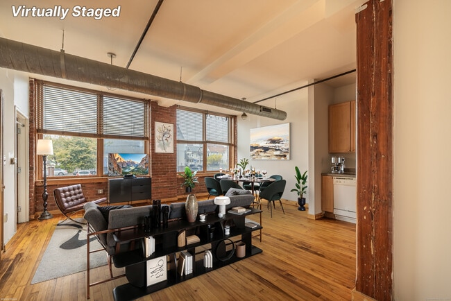 325 Lafayette St in Bridgeport, CT - Foto de edificio - Building Photo