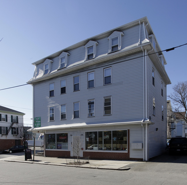 174-176 Ives St in Providence, RI - Building Photo - Building Photo