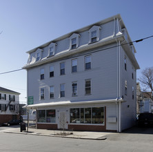 174-176 Ives St in Providence, RI - Foto de edificio - Building Photo