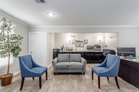 Broadway Ridge Apartments in Gladstone, MO - Building Photo - Interior Photo